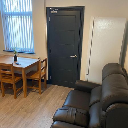 Houghton Guest House 2 Stoke-on-Trent Esterno foto